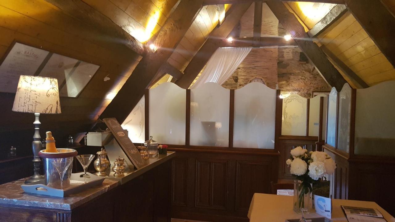 Le Cafe Du Village - Bar A Cocktails & A Ambiance Lohéac Kültér fotó
