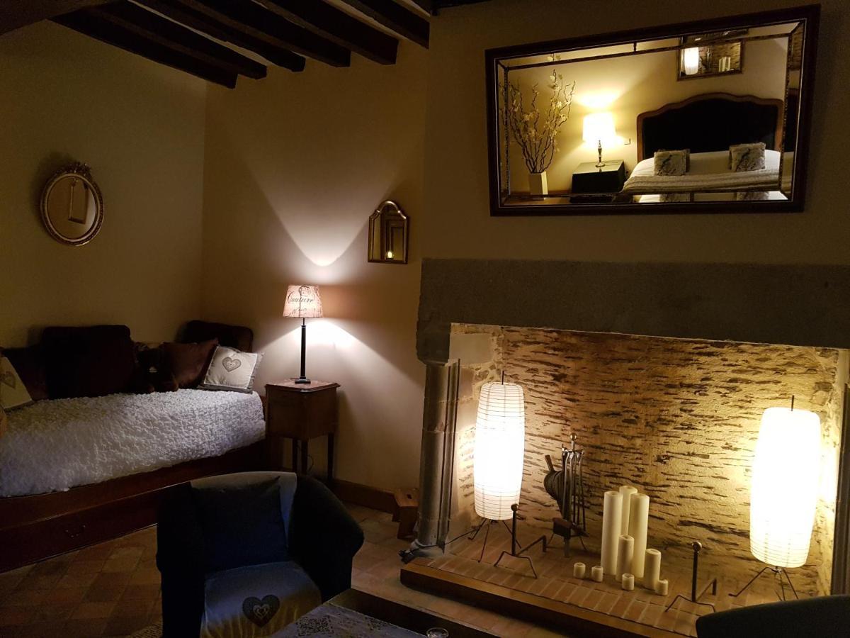 Le Cafe Du Village - Bar A Cocktails & A Ambiance Lohéac Kültér fotó